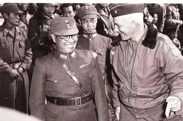 1948年10月，廖耀湘让宪兵枪毙作战不力的师长戴海容。戴海容看到宪兵后，命令卫