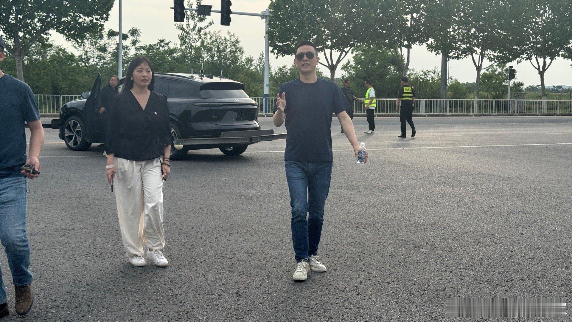 蔚来CEO李斌又要玩儿命了！这次真的是玩命。他要亲自驾驶新ES6，以时速120做