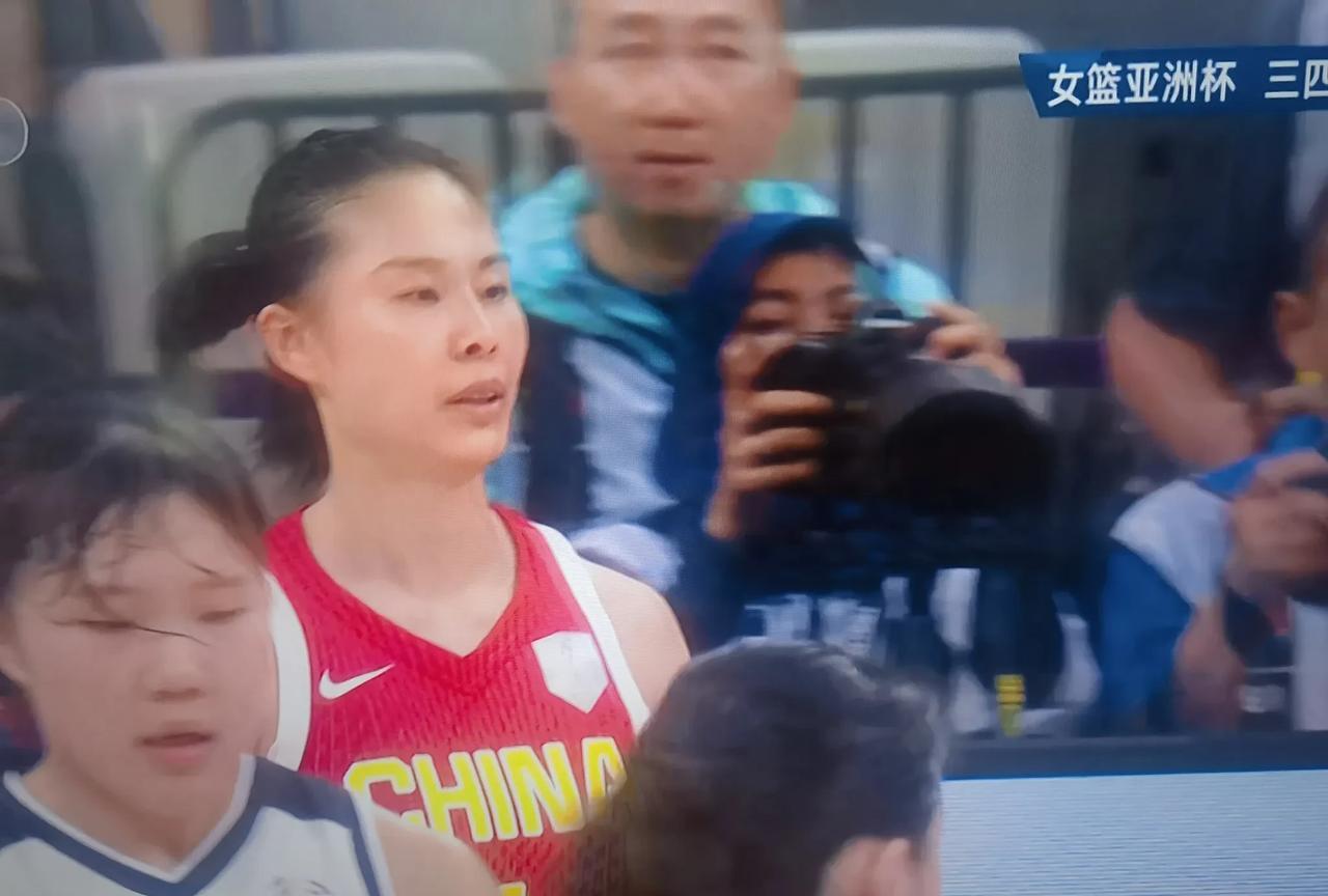 宫鲁鸣为什么不重用王思雨？刚刚中国女篮和韩国女篮争夺女篮亚洲杯3、4名的比赛中，