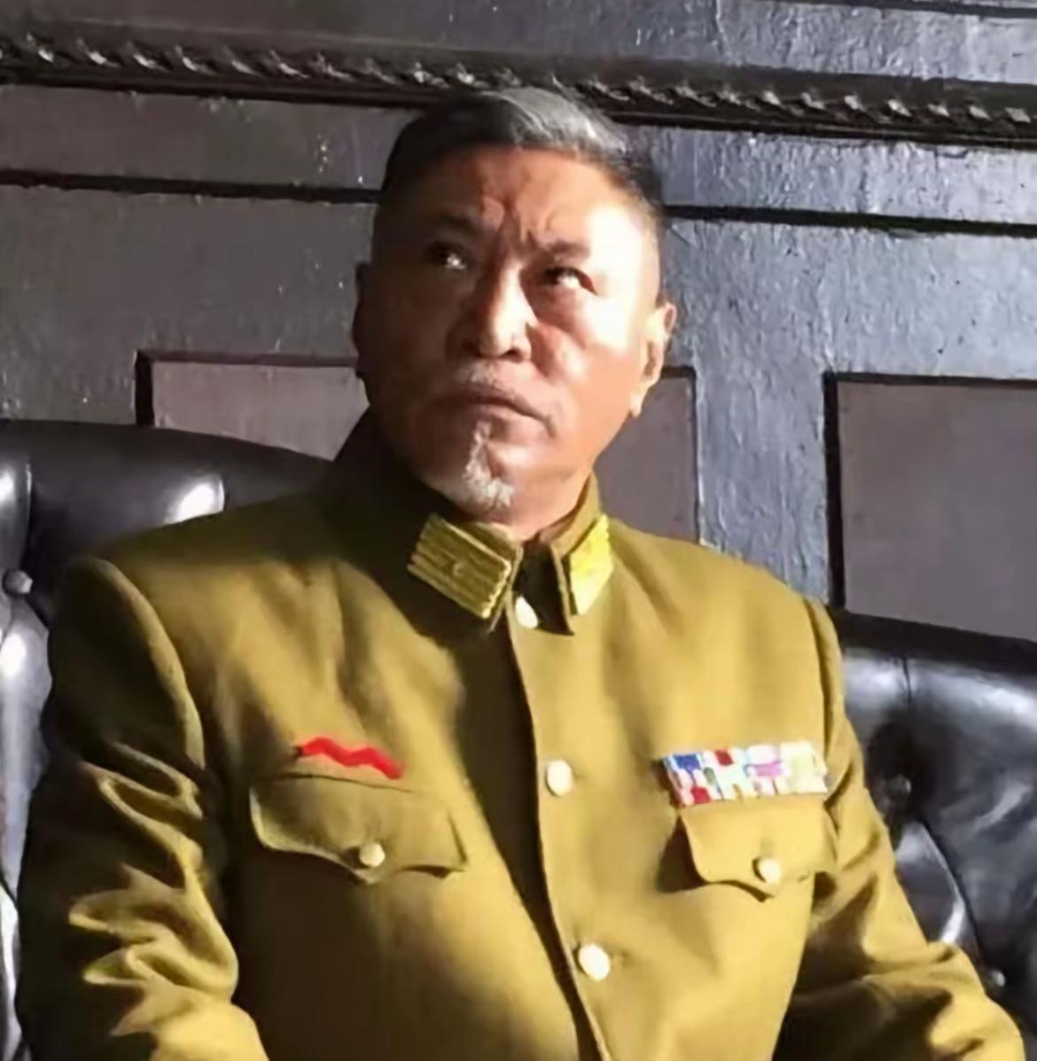 老戏骨牛犇儿子王侃灵堂照曝光演员住瑞祥留言悼念，遗照看起来太令人心痛，曝最后全