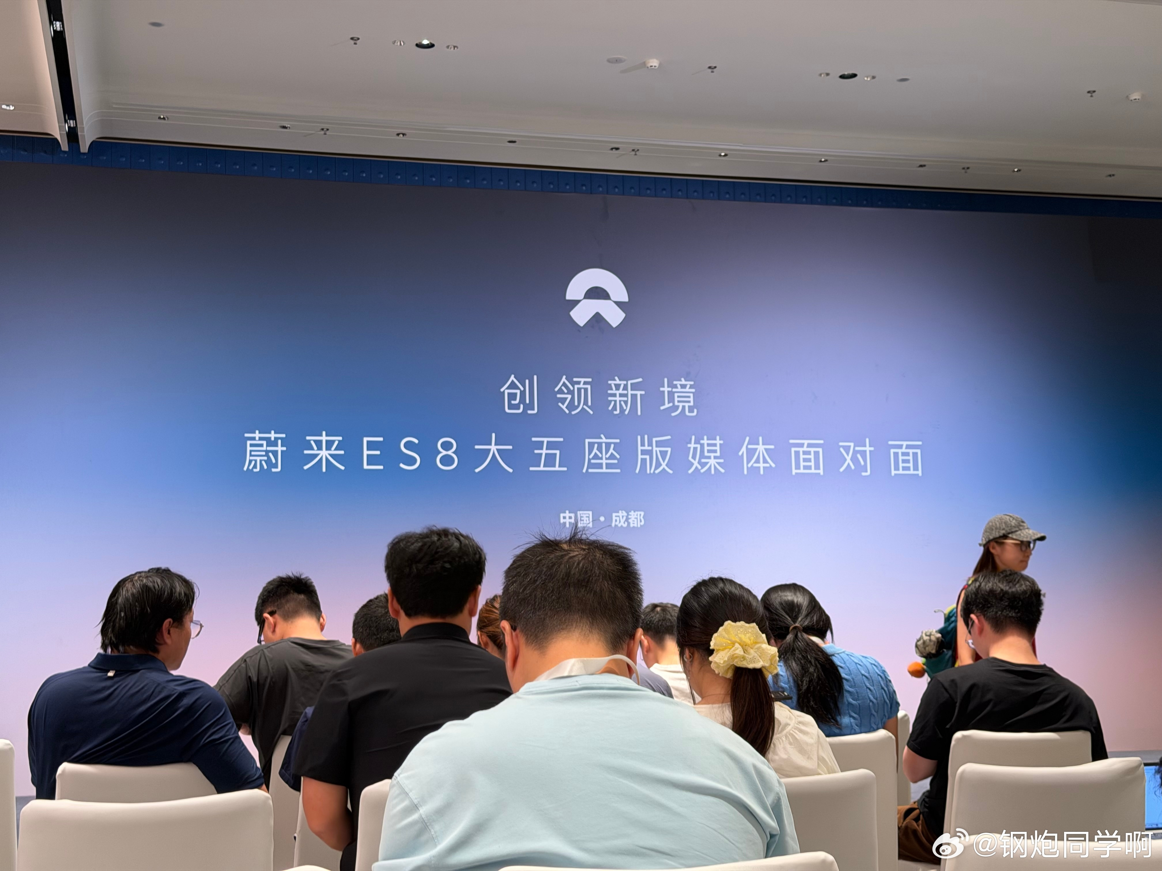 今天上午李斌/秦力洪采访全记录内容还是相当劲爆，一方面供应链成本上涨，ES8单
