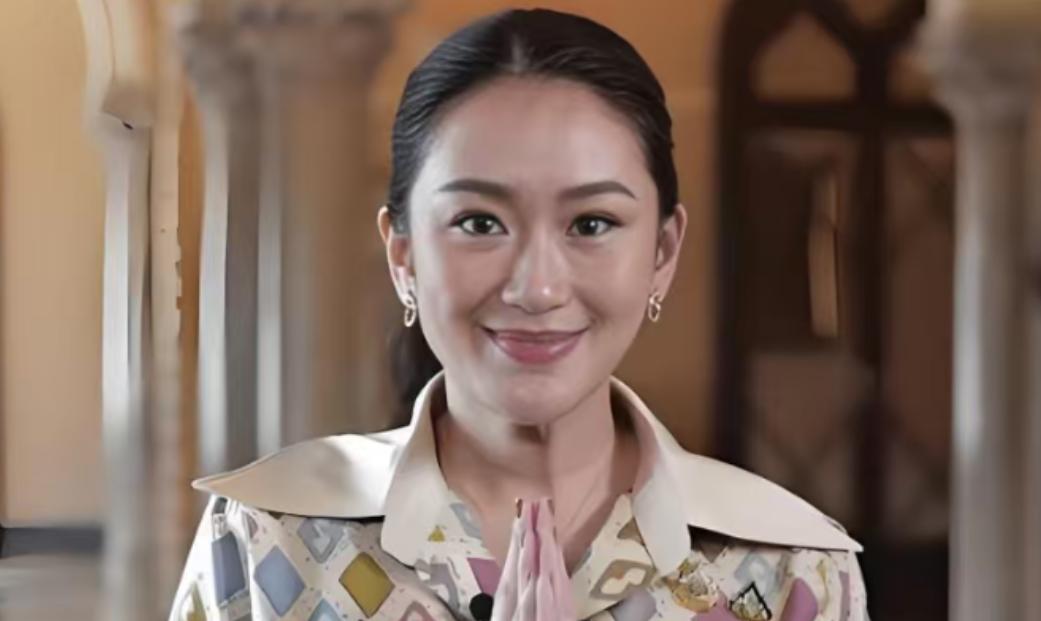 没有对比就没伤害，以前大家觉得佩通坦挺好的，但是阿努廷担任泰国总理以来，你们就会