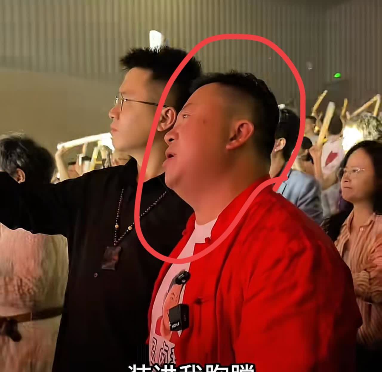 卤鹅哥酒吧投喂明星再遭反感！看到谁都说是粉丝！很多人想看的流量反噬终于要