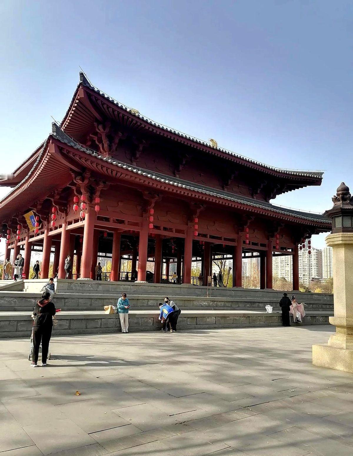 我跟你说个事儿，听完都沉默了。985本搭配英国top1硕士的海归女生，意外求职