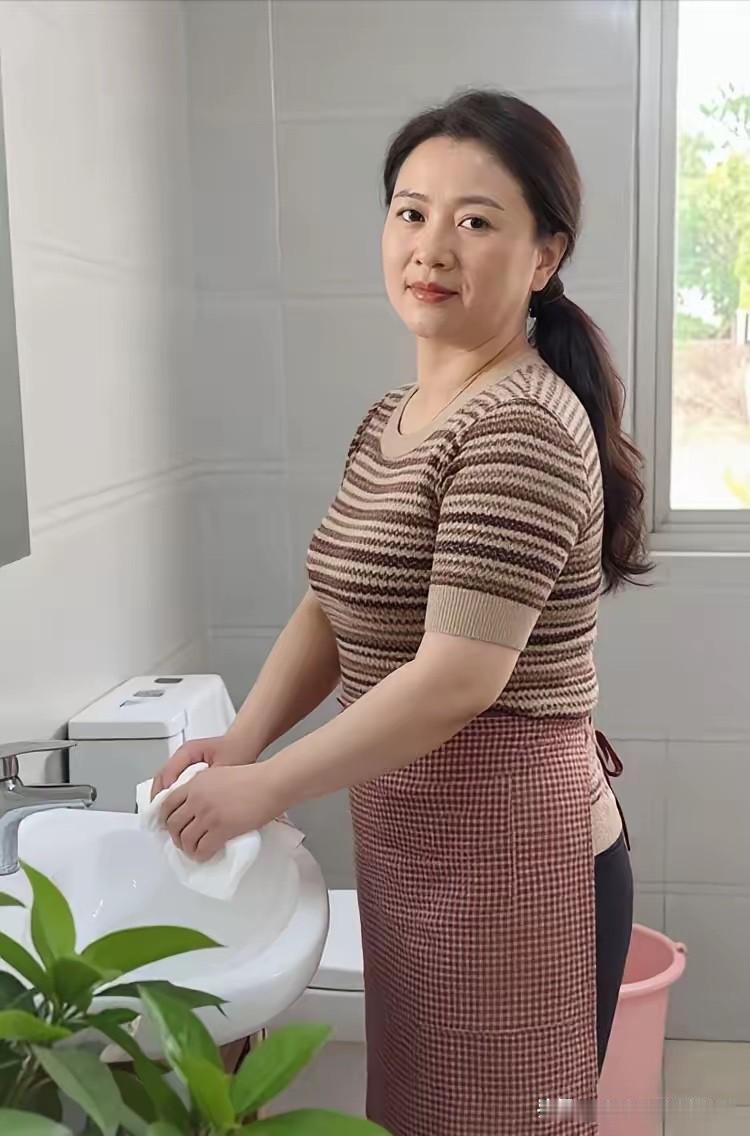 现在好多女人结婚以后不生孩子大家有没有想过到底是什么原因导致的我认为有三