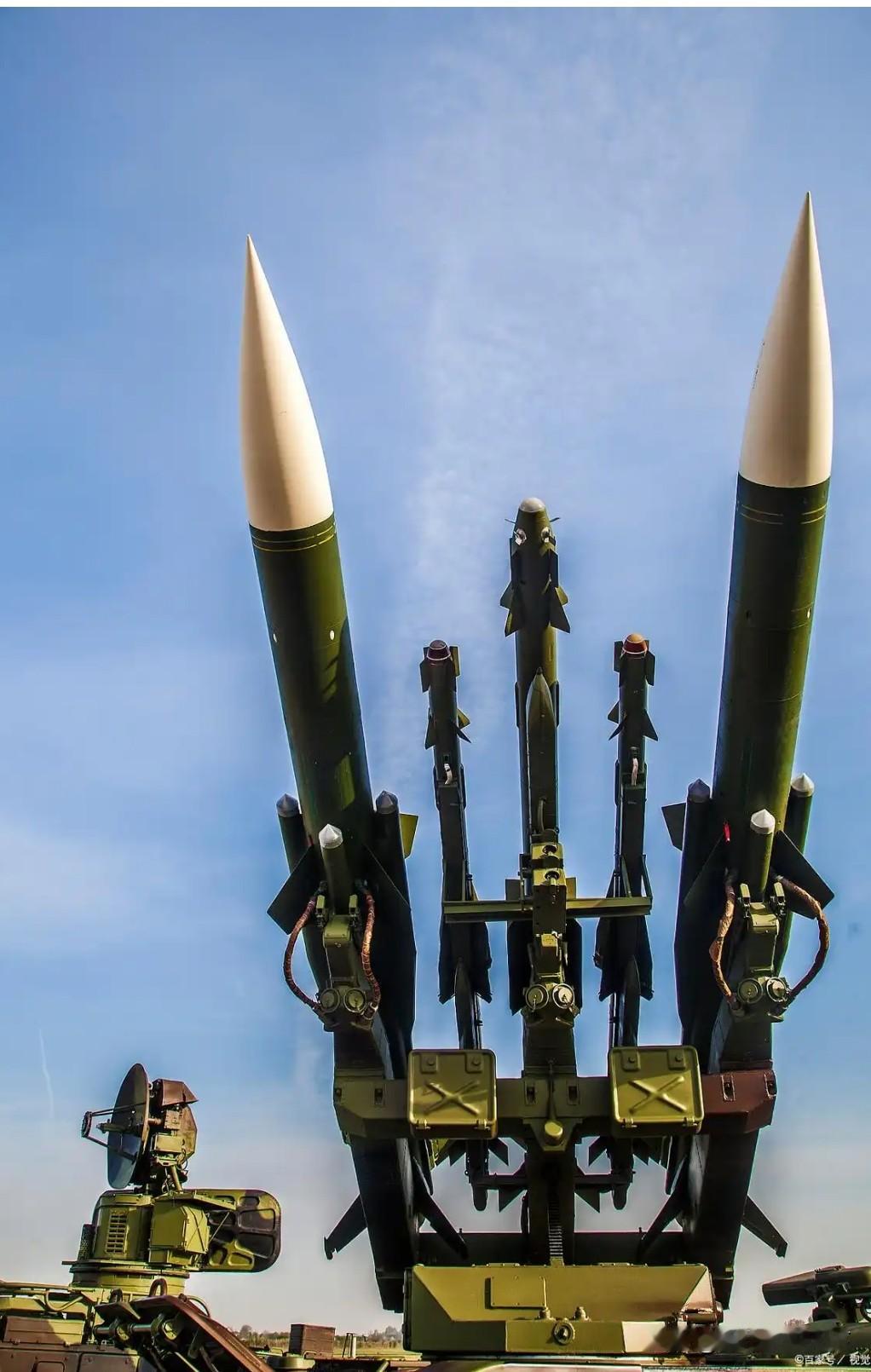 最新战报！乌军防线被破俄军是否将迎来最后胜利？红军城陷落在即俄军或迎巴