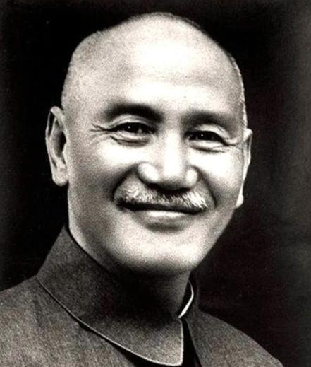 蒋介石能力到底怎么样？周恩来的评价最准确到位，说起蒋介石这个人，历史书上写得不少