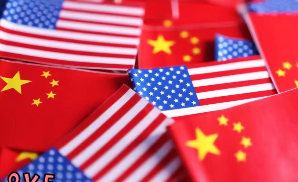 中国抛售美债根据知情人士透露，目前中国监管部门已经向不少银行发出提醒，建议减