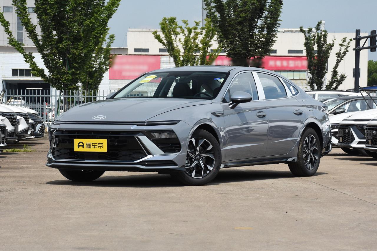 当年和雅阁掰手腕的现代索纳塔，如今月销百台，为何降价都卖不动？说出来你可能不信