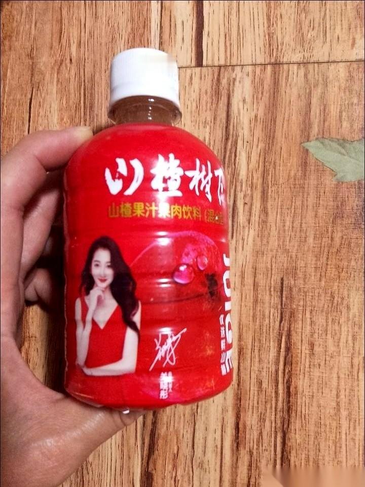 炸了。一个卖饮料的，竟然在直播间，把整个山东省给“拉黑”了。当着所有人的面，