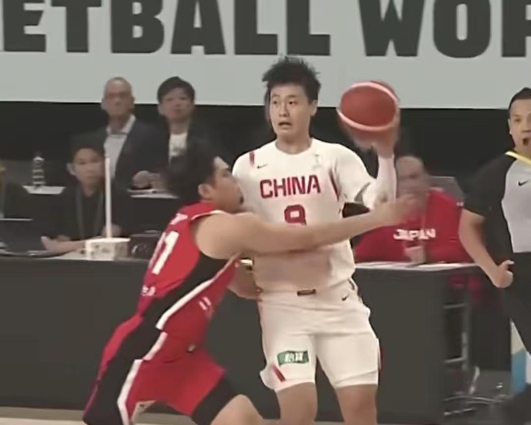中国男篮有惊无险的战胜日本队后，日本媒体给予了客观评价，若裁判员公正执哨，日本队