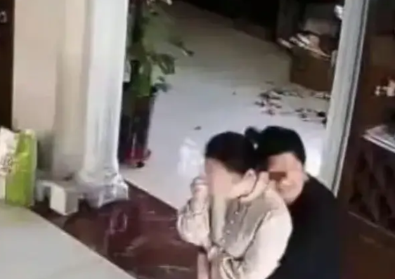 山东一女子实名举报交警继父私生活混乱，工作时间在家出轨多名女性，有些人真是安