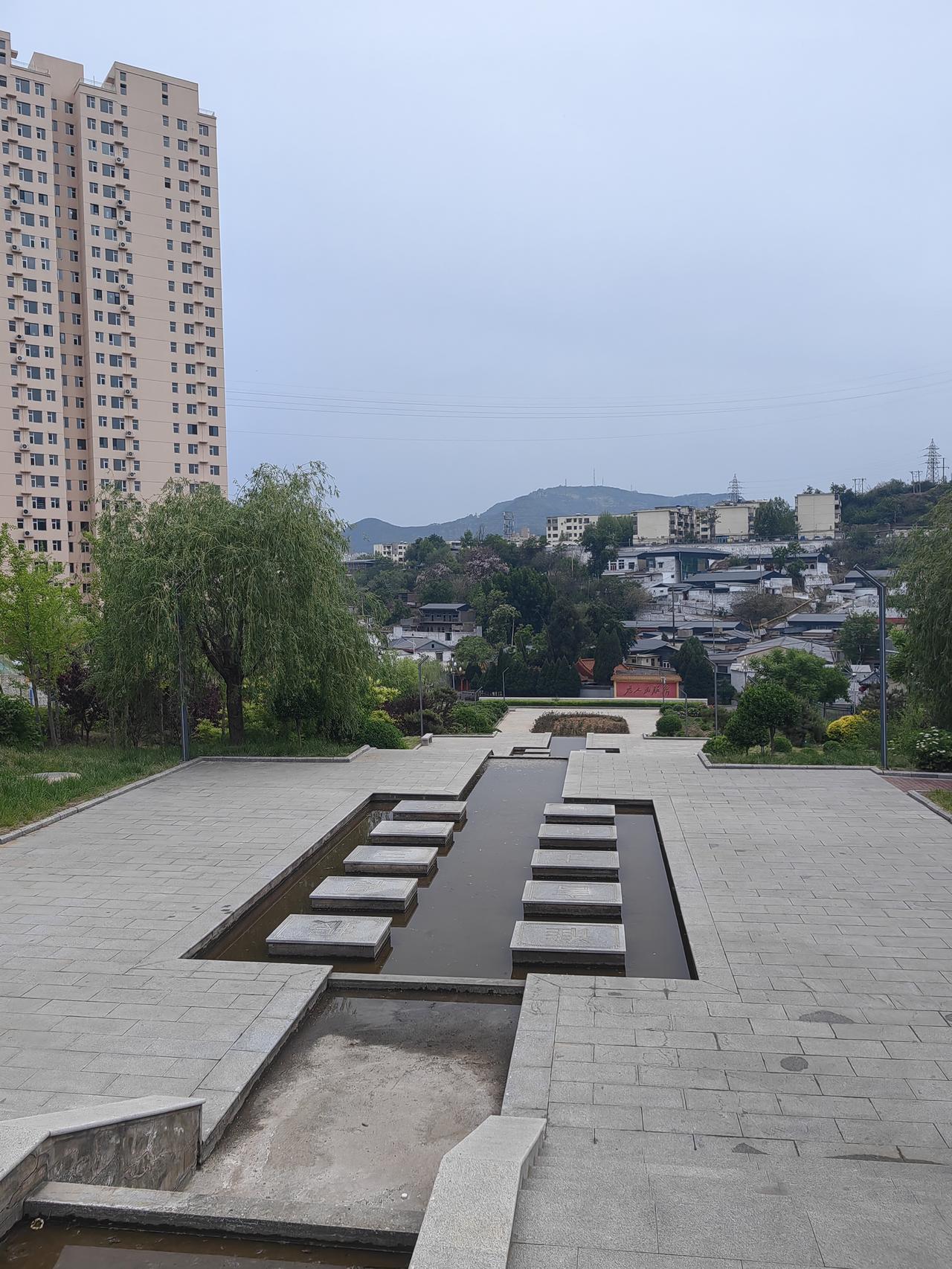 谁说五一假期景区必定人山人海？瞧瞧这个景区，静谧祥和，宛如仙境。又何必懊悔出游，