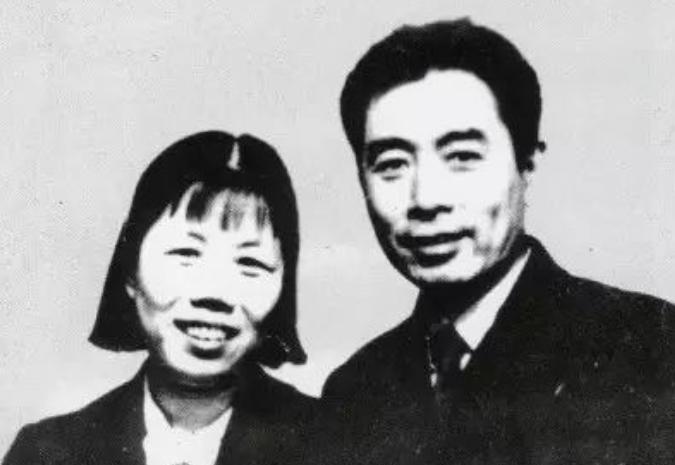 “我是周恩来曾经的妻子，我想见一见他！”1953年，一妇女来到中南海求见周总理。
