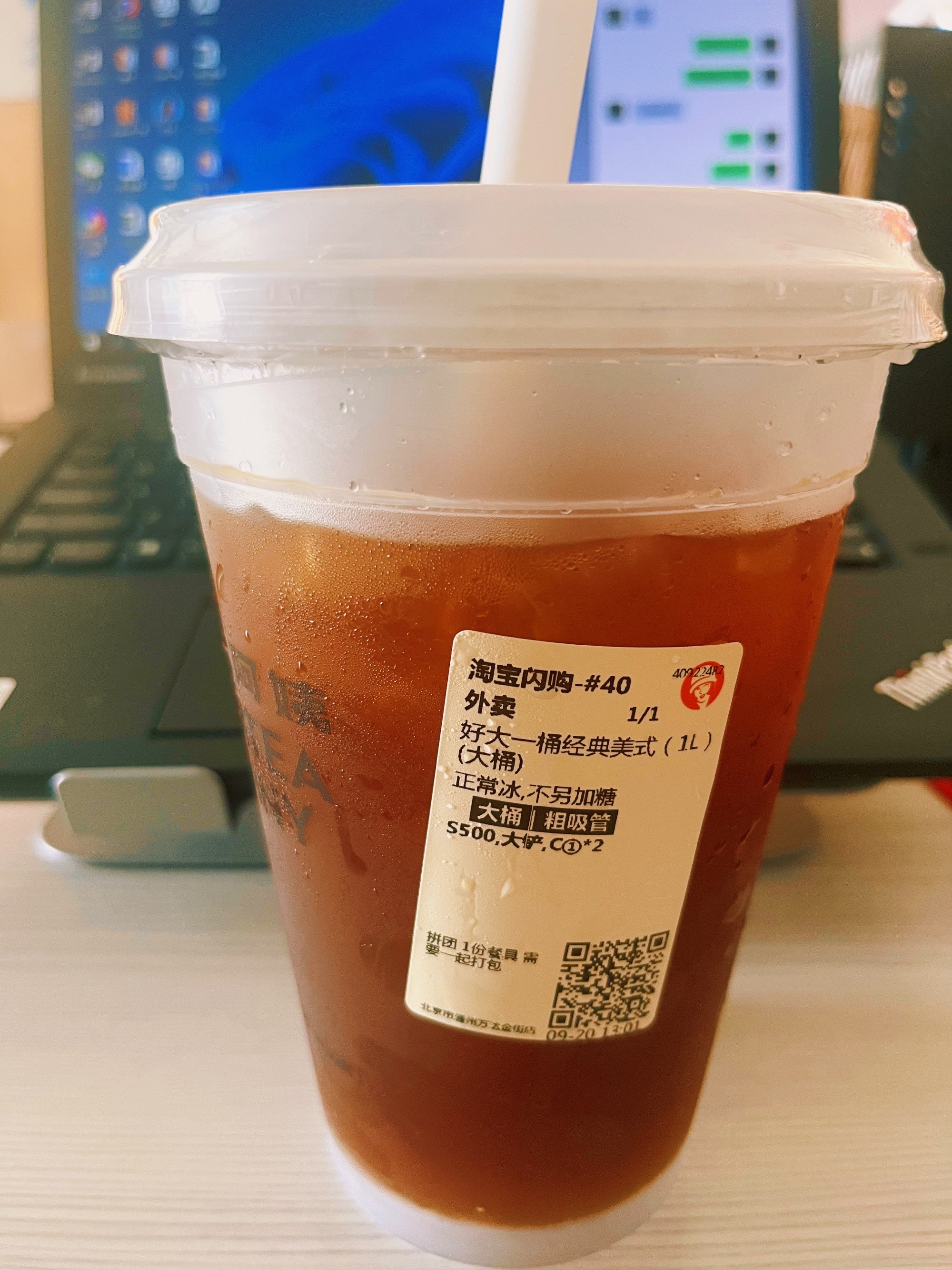 #一在西贝工作6年店长将离职#最近西贝又被推上风口浪尖，网上关于门店经营、性价比、预制菜的讨论吵成一