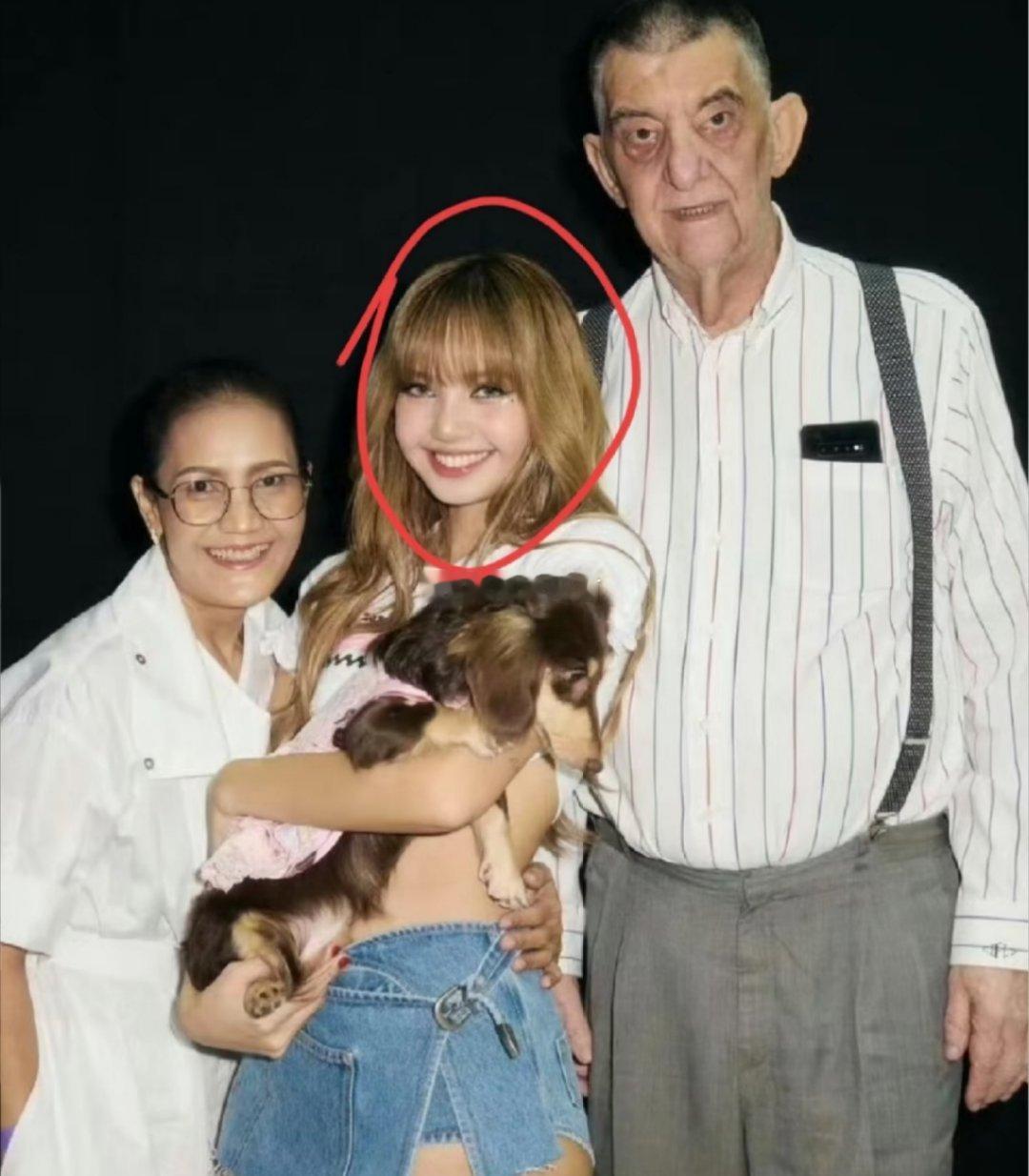 能在韩国火了这么多年，果然是有美貌优势的！