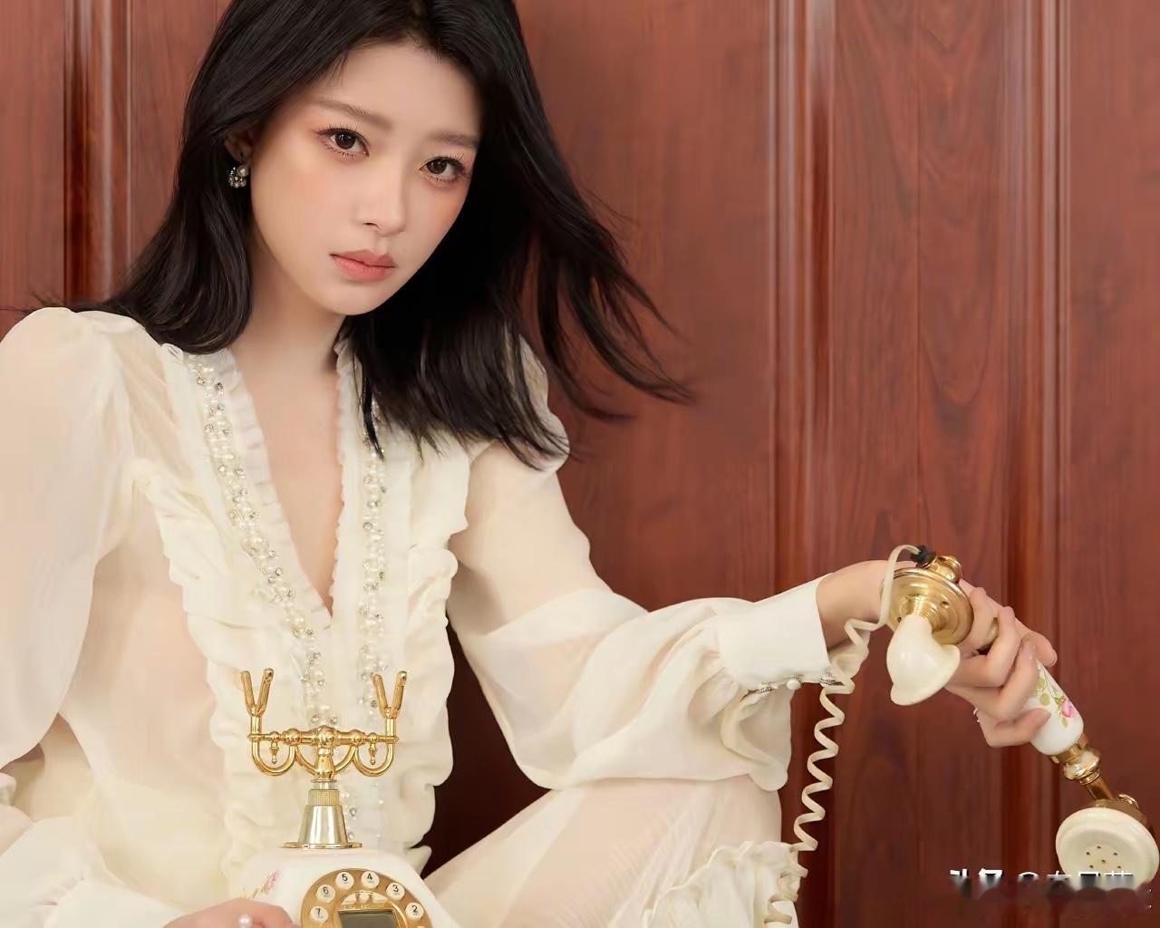 哇塞！孙怡这短发造型、这一剪子下去简直剪到了我的心巴上吧！孙怡的短发造型既有少女