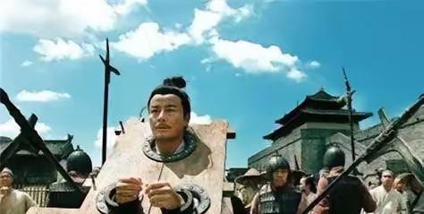 1403年秋，官员刘固全家被押赴法场处决，当刽子手的鬼头刀斩下八十岁刘母头颅时，