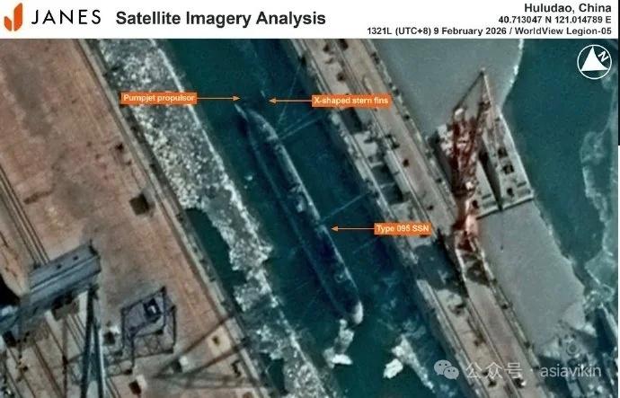 简氏特供，渤海大黑鱼，095SSN，高清卫星图。肥大的艇体，X舵、泵喷，导弹