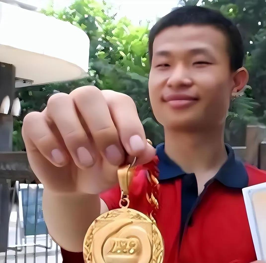 越是了解韦神，越是令人揪心什么样的家庭能够培养出这样的人才？当然是双博士之家