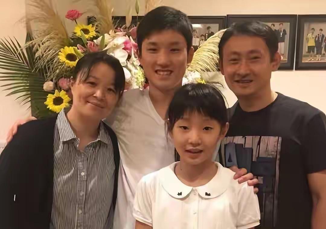 张本智和一家彻底对日本感到失望，做出了重大决策。为让儿女获得更大的发展空间，同