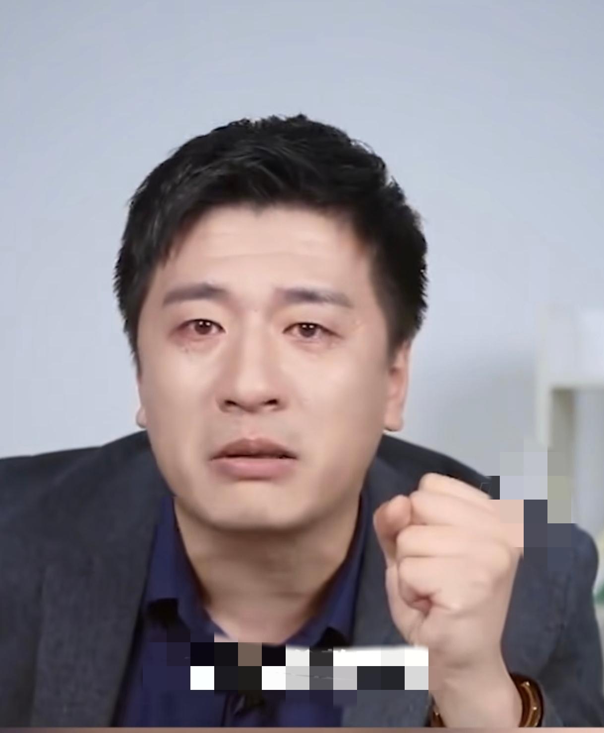 张雪峰走的时候应该最放心不下自己的女儿吧，他是那么疼自己的宝贝女儿。他之前直播的