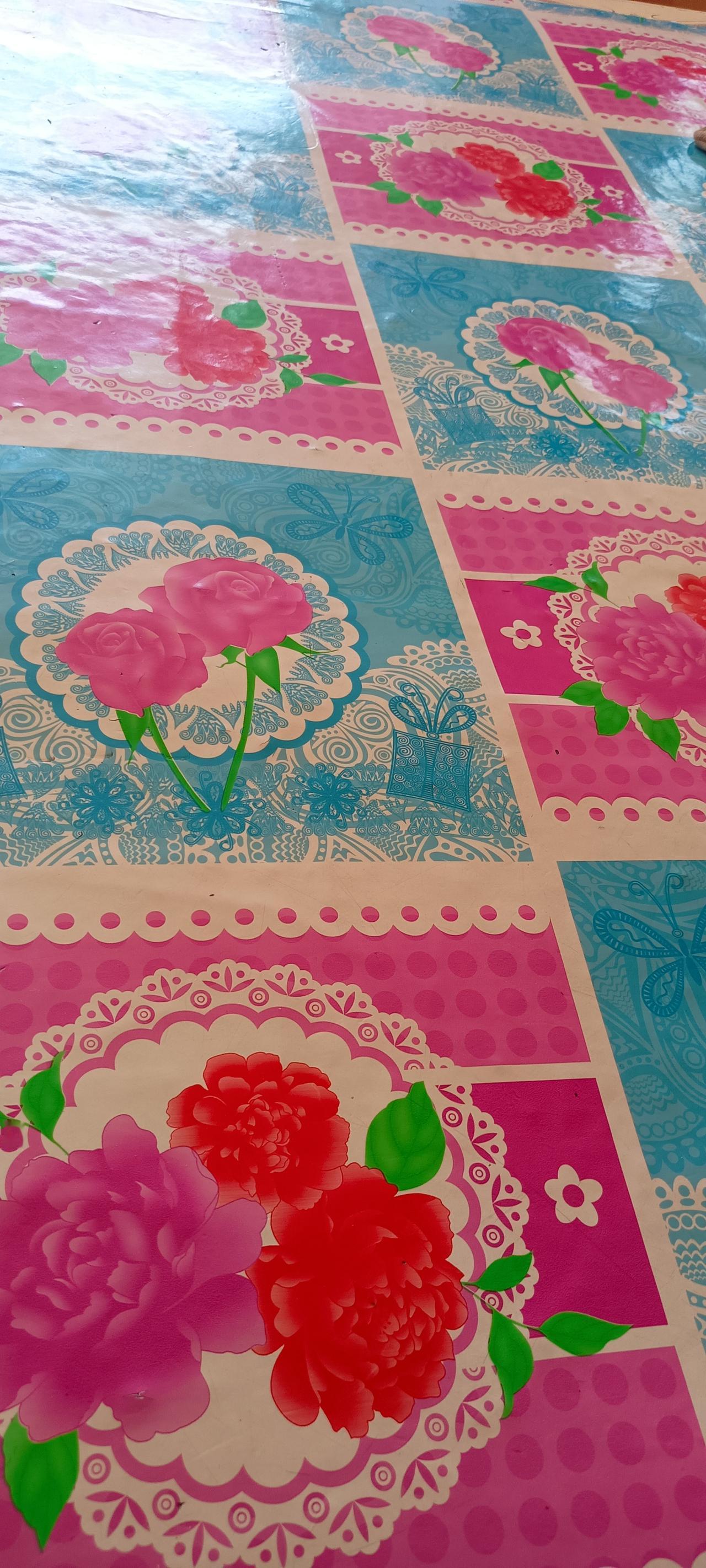 我本来就是土生土长的农村人，还是挺愿意回农村过年的，最起码比城里过年热闹多了！