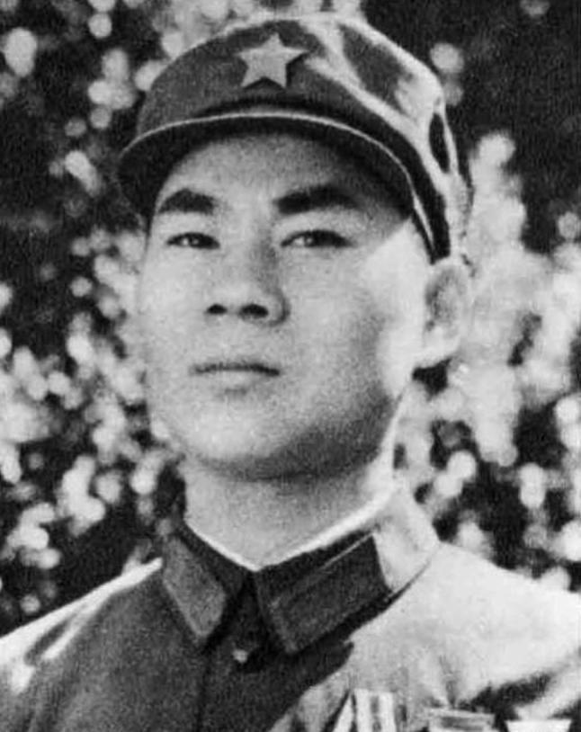 1979年，我军边防战士巡逻时，发现了一个浑身破烂的人，战士们以为是越军特务准备