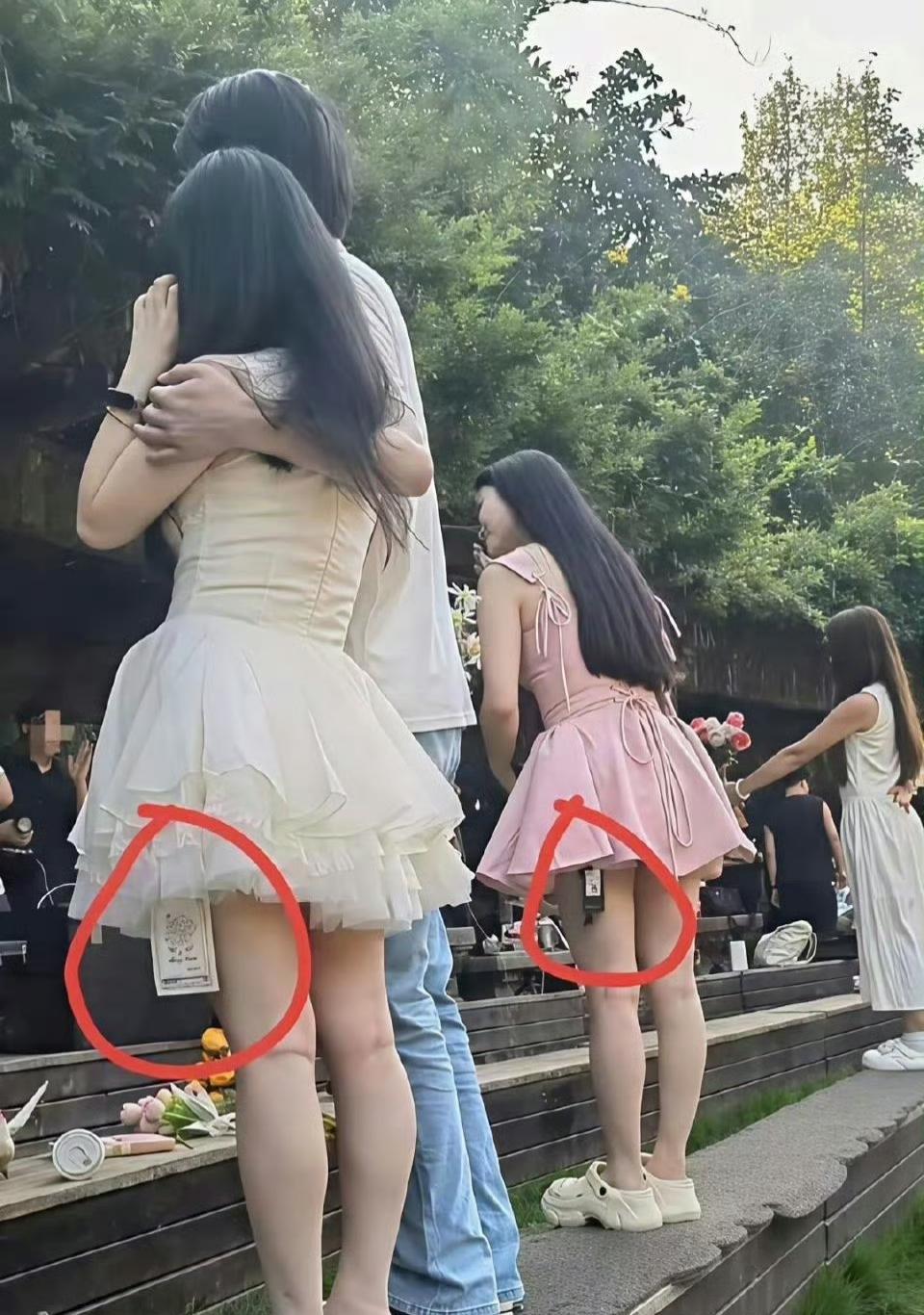 据说，电商为了防止7天无理由的恶意退货，特意做了这种巨型吊牌……​​​