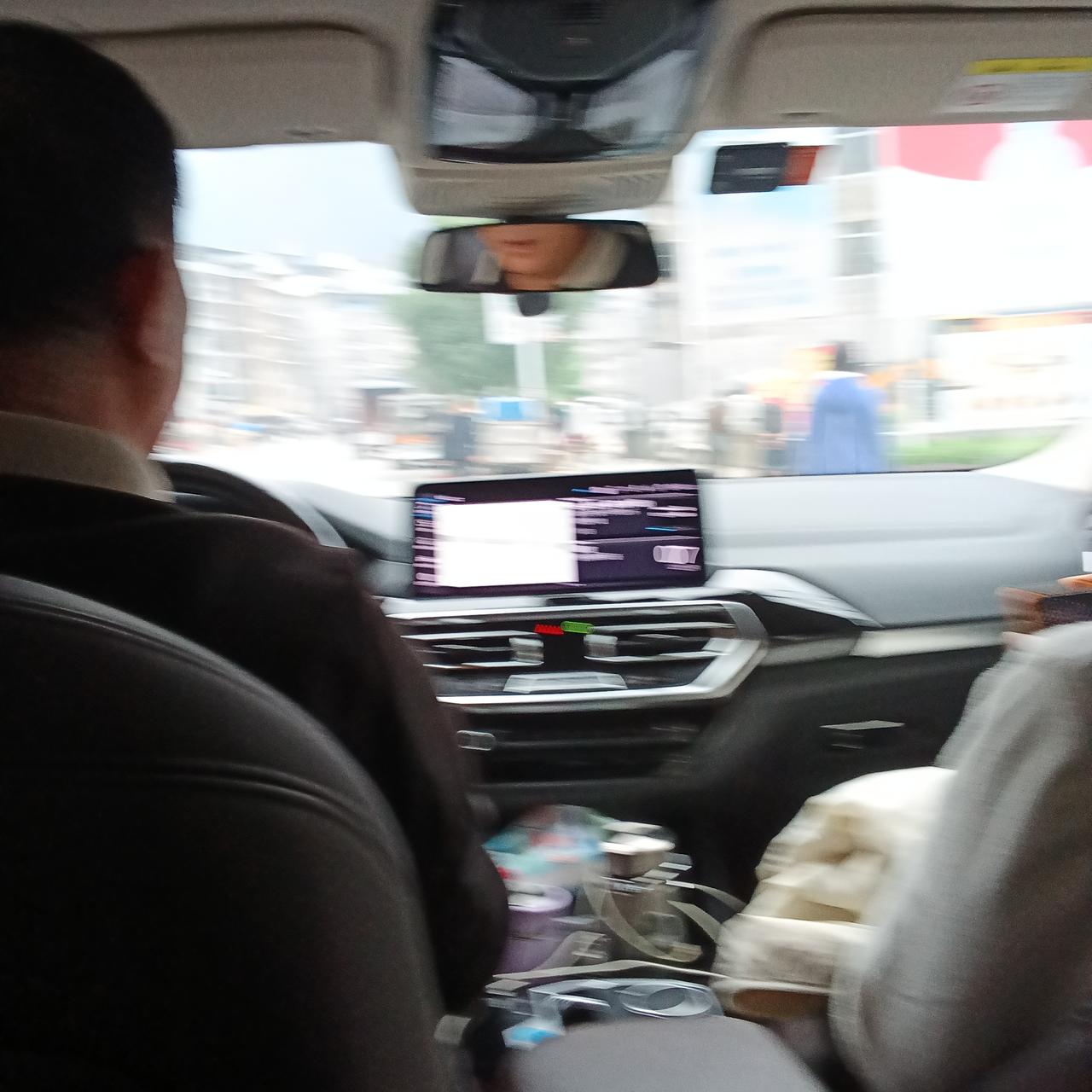 专事种植鹿松茸传播健康农产品接上篇。登民搭乘来自广东的黄老板的车下山，一路