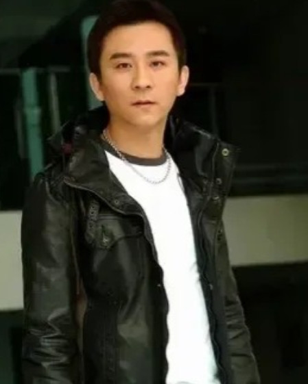 1997年，胡玫筹拍《雍正王朝》时，坚决让小透明赵毅出演李卫，投资方发脾气了：他