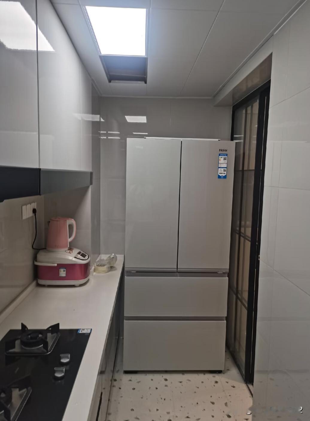 冰箱为啥线下都是玻璃面板，线上都是彩涂板？