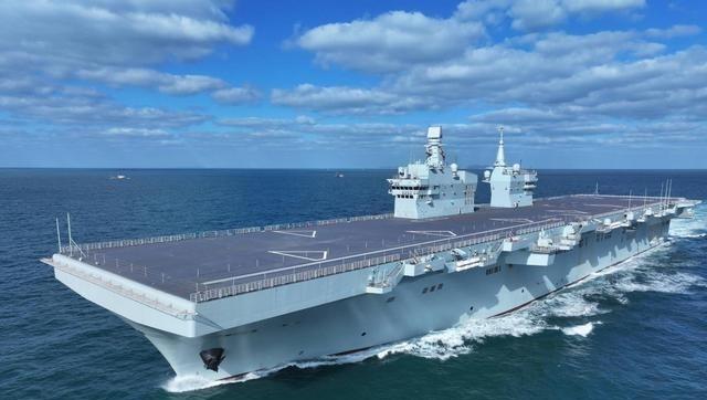 美日菲拉着一帮人，在南海搞出史上最大军演，想在咱们家门口立威。结果呢？解放军直接