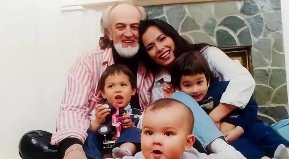 恩怨彻底落幕！著名歌手韦唯的瑞典前夫迈克尔·史密斯因癌症恶化不幸病逝，终年83岁