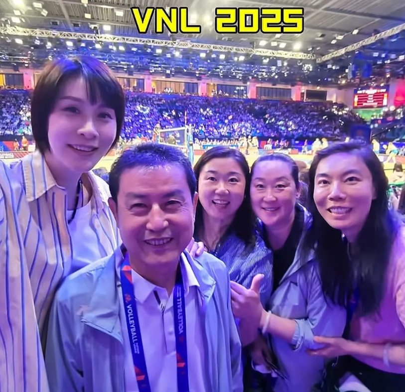 中国女排黄金一代，主要是教练厉害陈忠和[赞][赞]不接受反驳的黄金一代::冯坤、