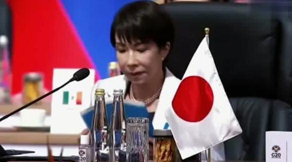 高市早苗求见中方失败，她终于意识到自己没办法一直躲在幕后，于是她选择十分罕见地对