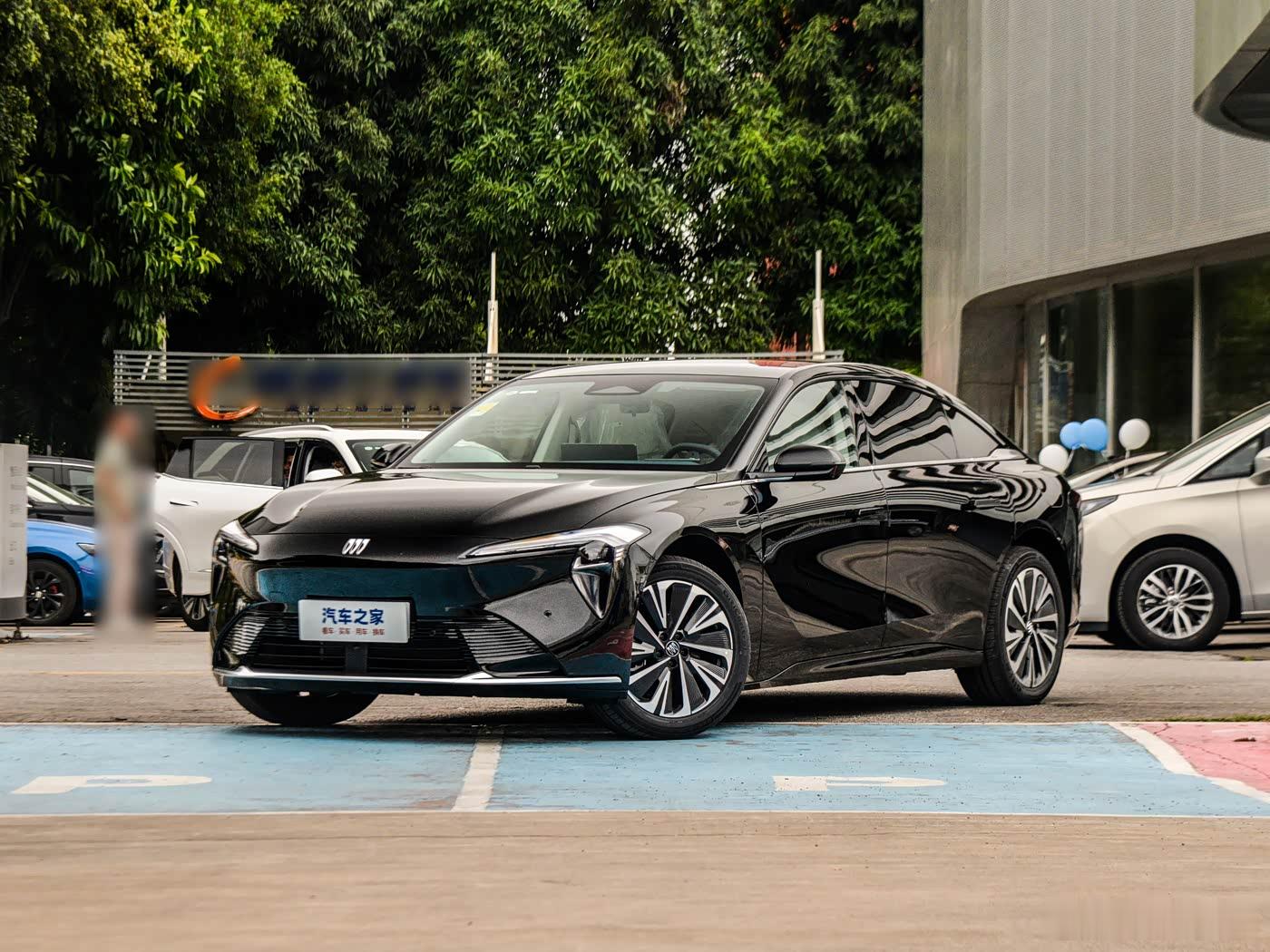 我有句话不知道当讲不当讲。至境L7实际就是别克新一代的君越，是新能源时代的心君越