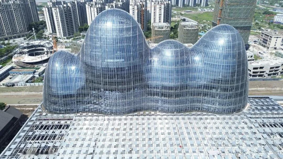 当温州即将以1.03万亿GDP跻身浙江第三座万亿城市的消息刷屏时，七都国际未来科