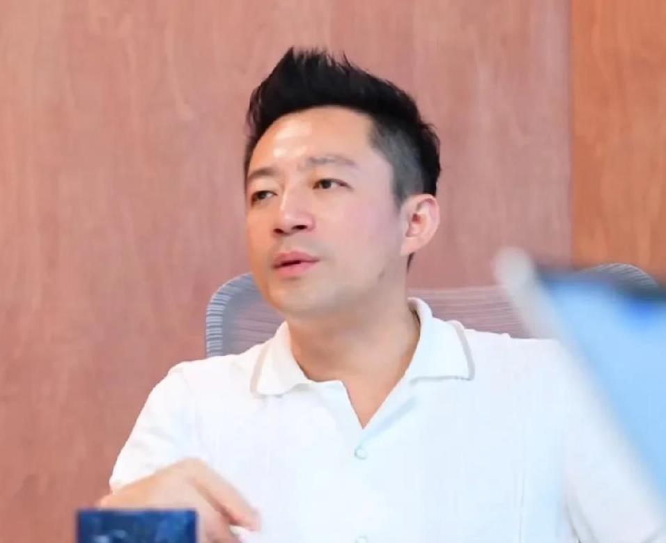 终于知道为啥S妈揪着汪小菲不放了！不是因为啥财产问题，也不是汪小菲还欠她家什么，