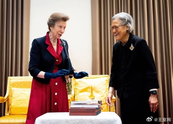 英国王室泰国王室🇬🇧🇹🇭7月17日，安妮长公主和诗琳通公主在曼谷朱拉隆
