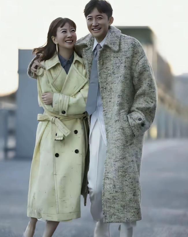 蒋欣当年放弃苦恋5年的王阳，竟是因为他太穷。如今王阳如今夫妇两人红透半边天。