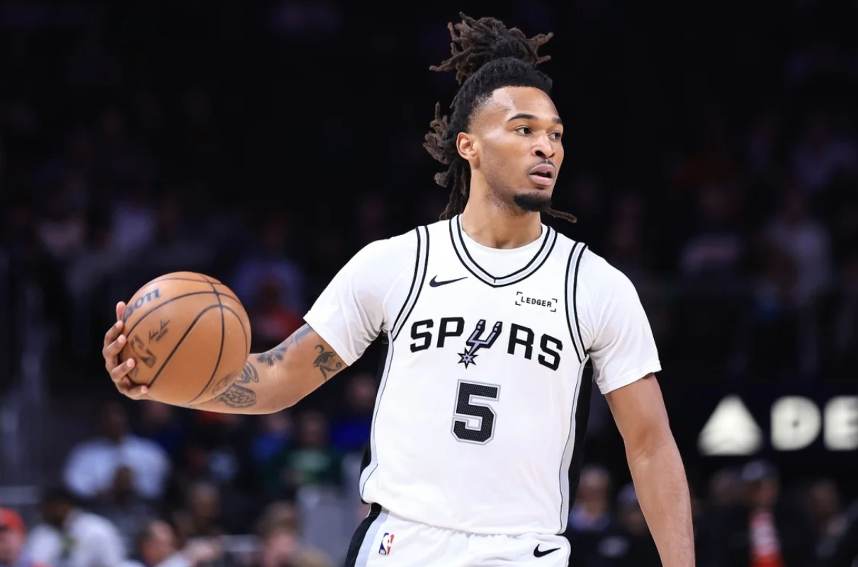 卡布就是马刺要找的那个四号位并不是说卡布现在就能胜任首发四号位的位置，他还有