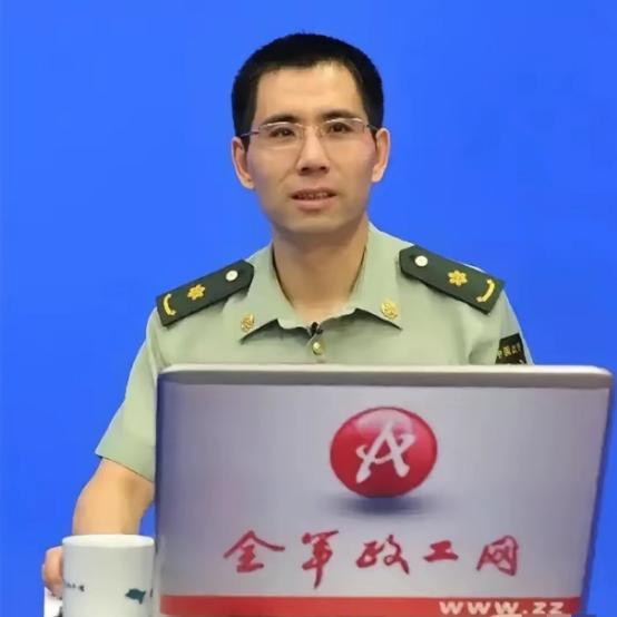 你敢信吗？ 一个堂堂武警上校军官，刚站稳脚跟没先想着给自己谋待遇，转头就冲进