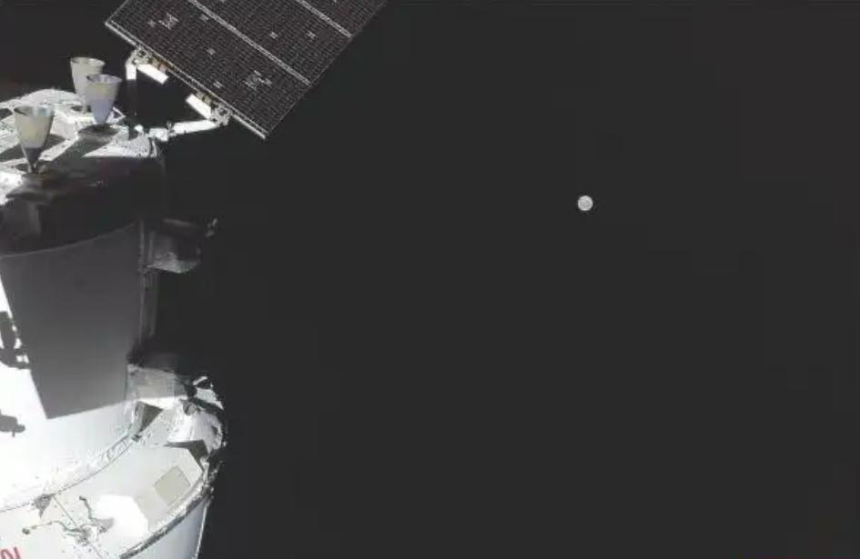 🌕时隔54年！阿耳忒弥斯2号成功返航，人类再次“亲吻”月球🌕🛰️美国东