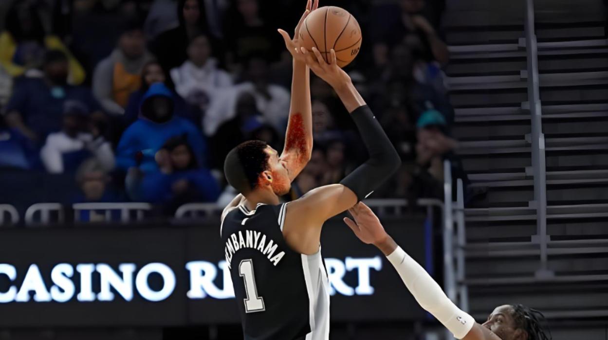 马刺锁定季后赛了，文班你这绝杀有点侮辱人啊，真不想说你！今天马刺在主场101-