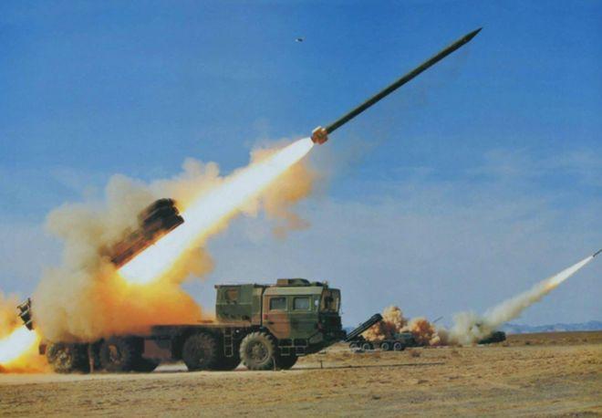 放弃一切幻想。中国只要不断深入反腐除奸，不断发展国防科技，不断壮大做强中国制造业