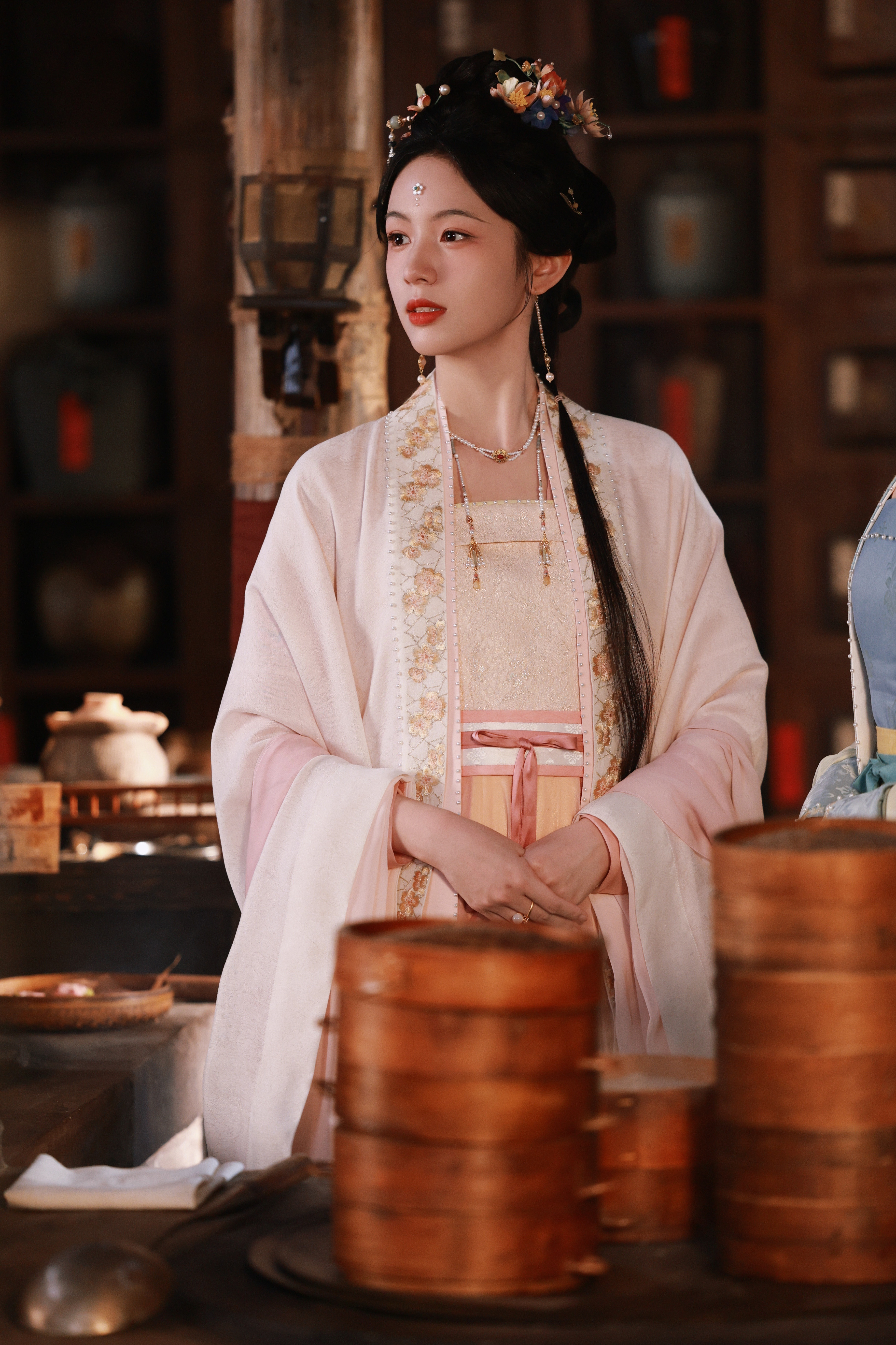 周也. 一衫一梦，赴一场古时风月✨一瓯春周也