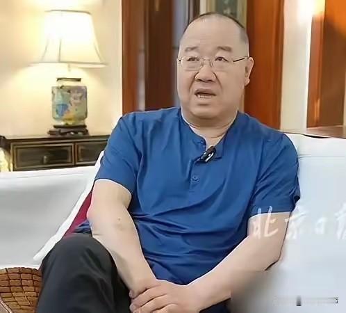 英达直播喊话爸爸老了，来看看吧，巴图竟礼貌回复谢谢英老师，这声老师叫得真绝。当年