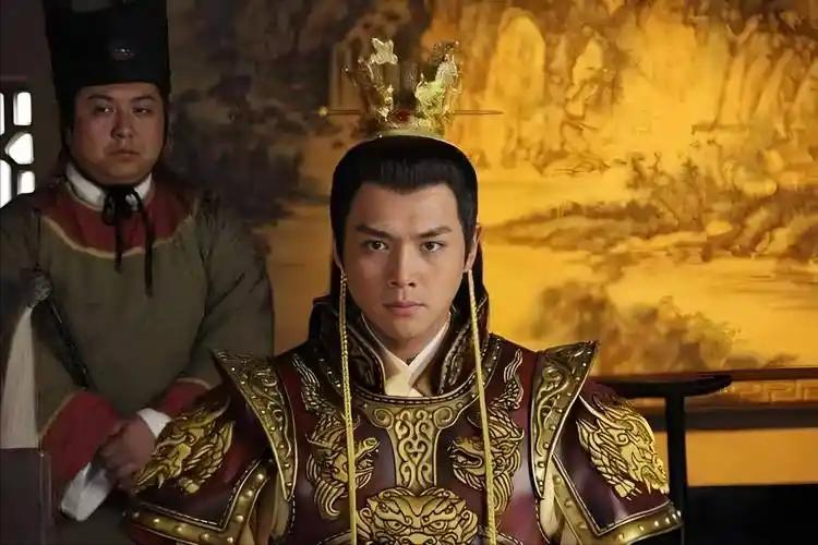 公元932年，三月末，杭州城连下几天阴雨。吴越国武肃王钱镠，在床上断了气。印玺、