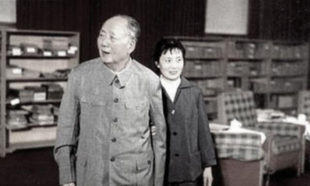 1975年，步入82岁高龄的毛主席询问：功德林中，还有战犯吗？工作人员回应：还有